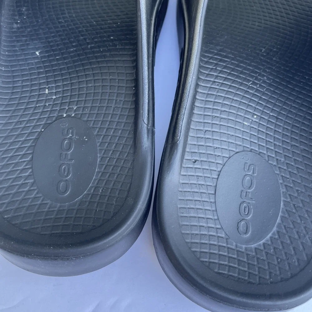 OOFOS OOAHH Luxe Slides US Size Mens 7 Womens 9 Gold Metallic Recovery Limited